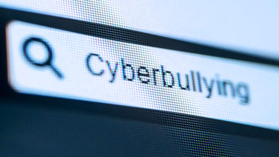 Сајбер насилство